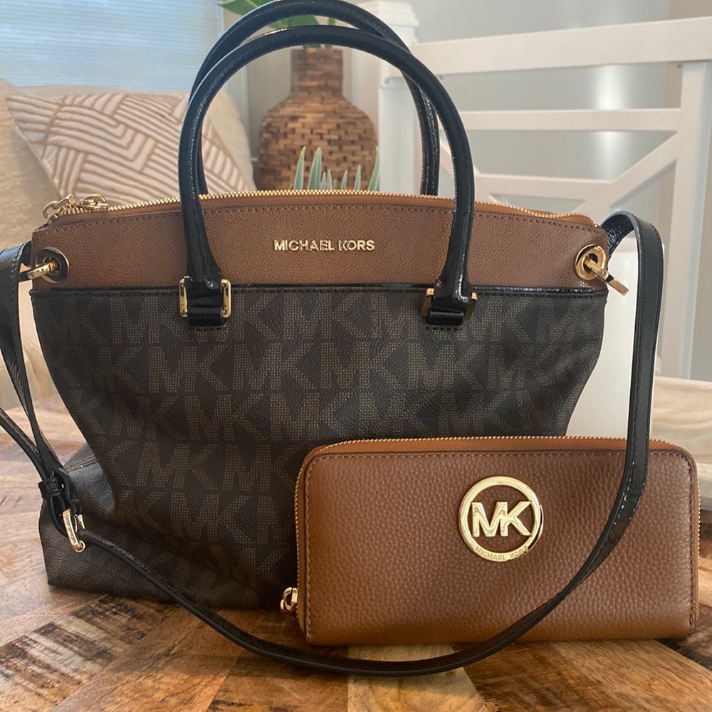 Michael Kors Aubrey signature print bag
